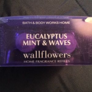 Bath and body works wallflowers